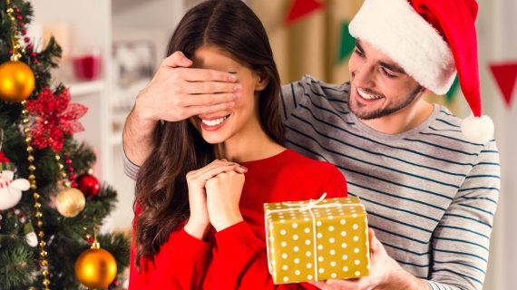 Top 15 Meaningful And Thoughtful Christmas Gift Ideas For Woman
