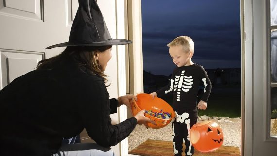 Top 15 Funny Mom And Son Halloween Costume Ideas