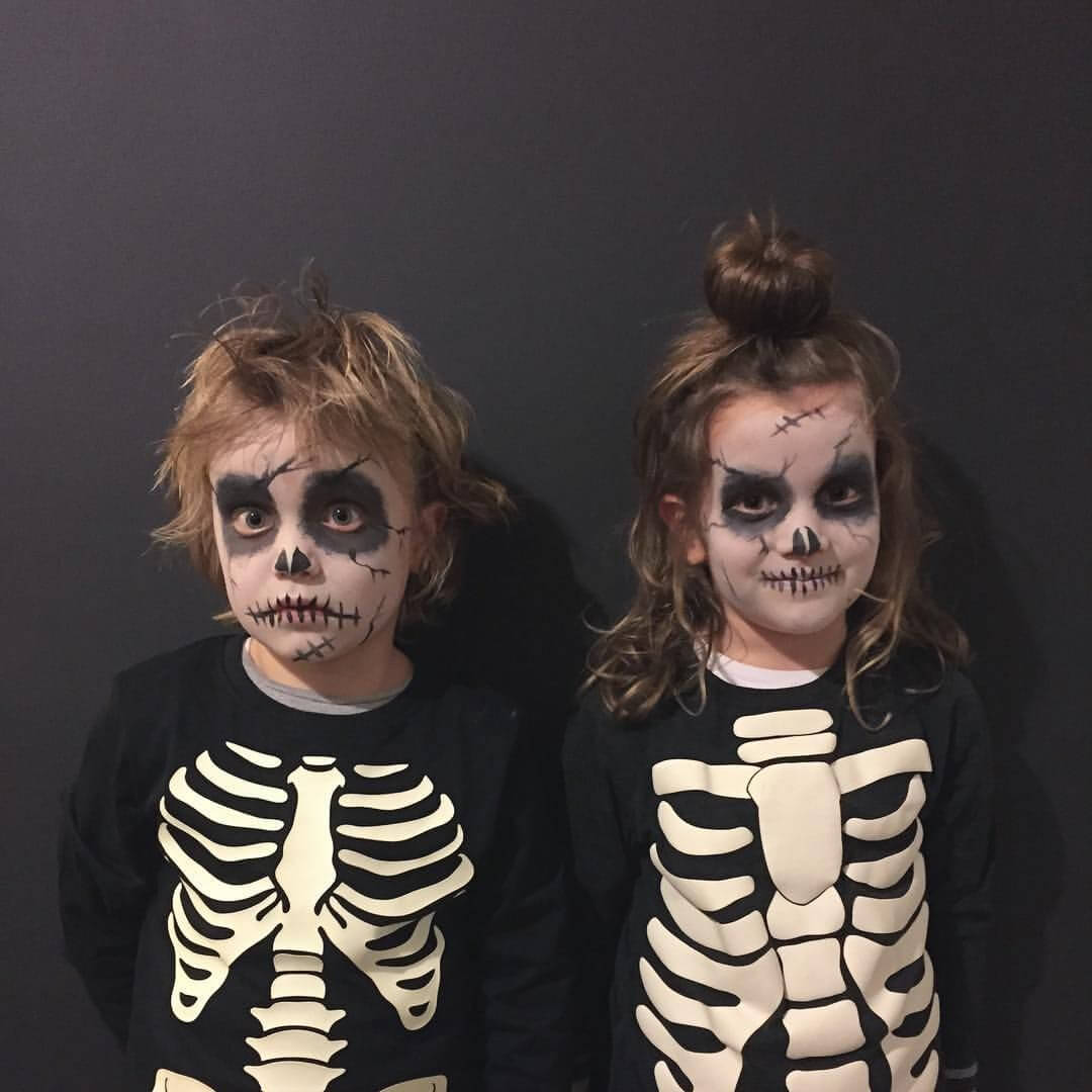 Spooky Skeleton Siblings