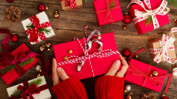 Top 19 Christmas Gift Ideas For Employees On A Budget