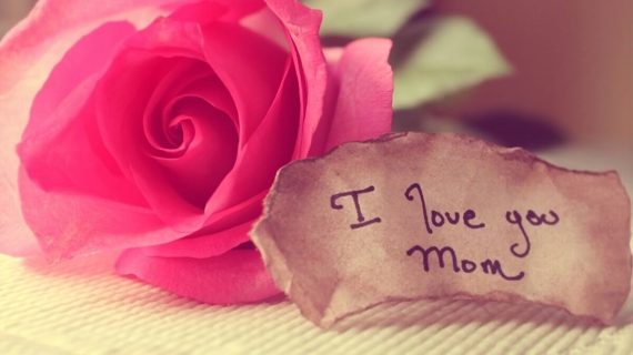 15 Heartfelt Ideas For A Gift For Someone Who Lost Their Mom